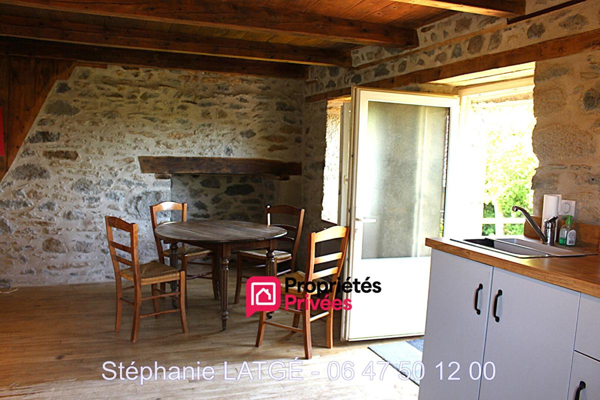 LARODDE Propriété d'une Maison de 42 m2 et Grange à finir de rénover 10