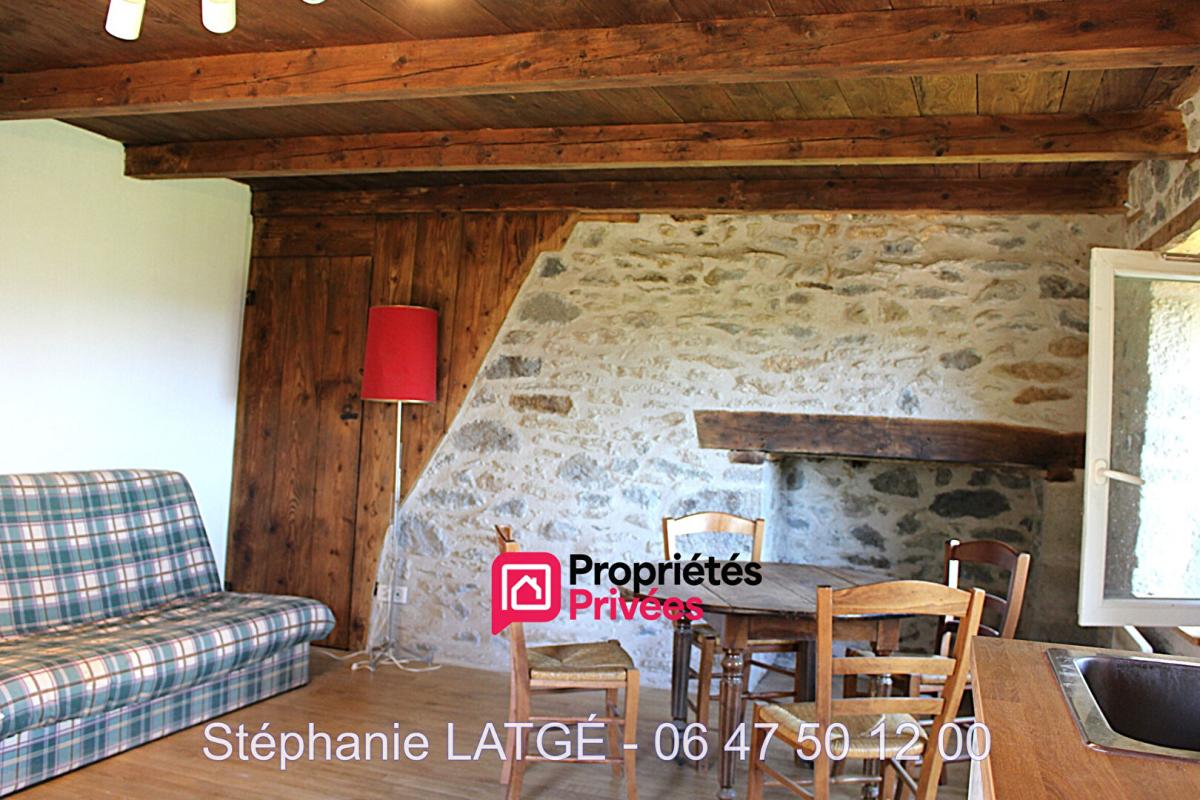 LARODDE Propriété d'une Maison de 42 m2 et Grange à finir de rénover 11