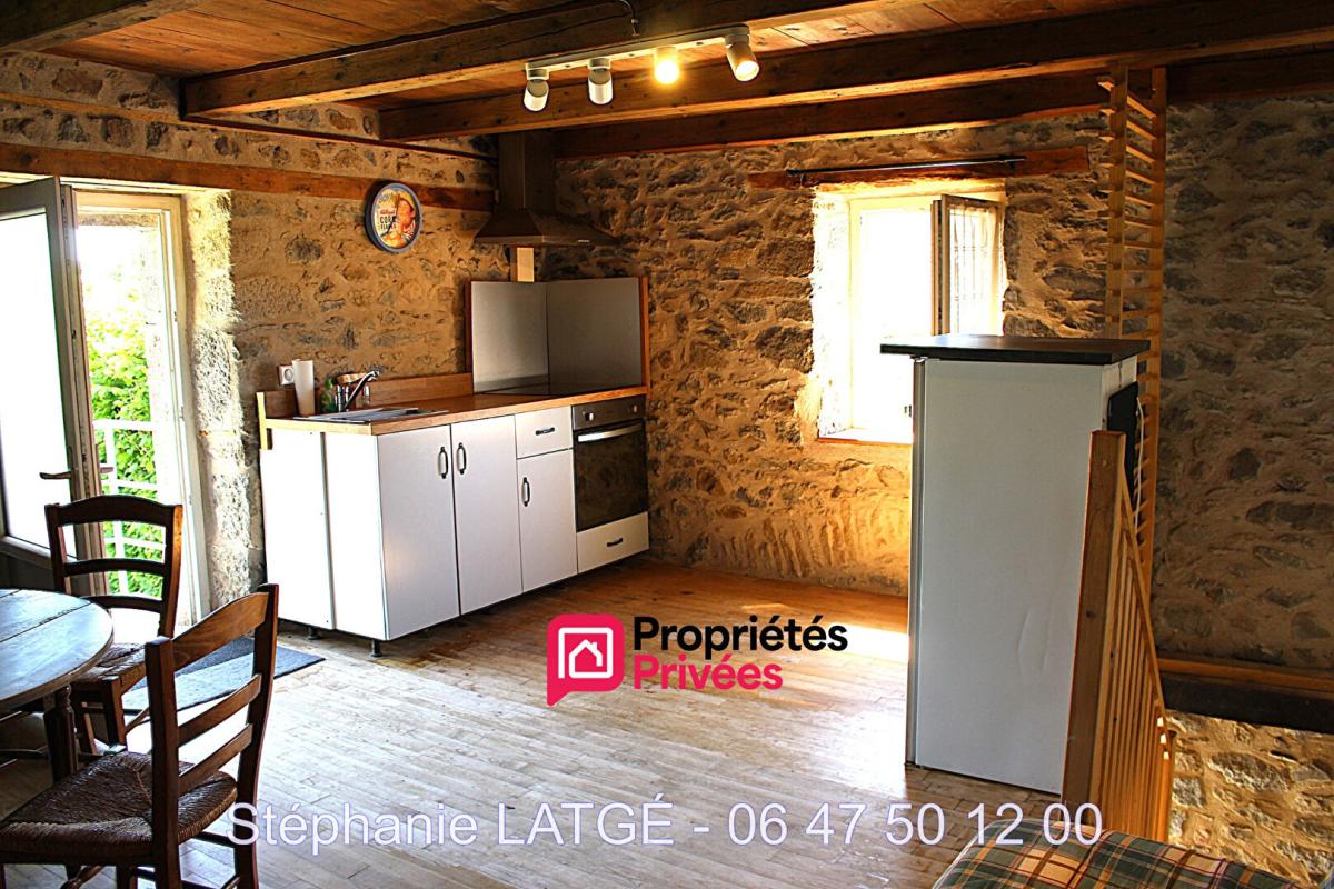 LARODDE Propriété d'une Maison de 42 m2 et Grange à finir de rénover 12
