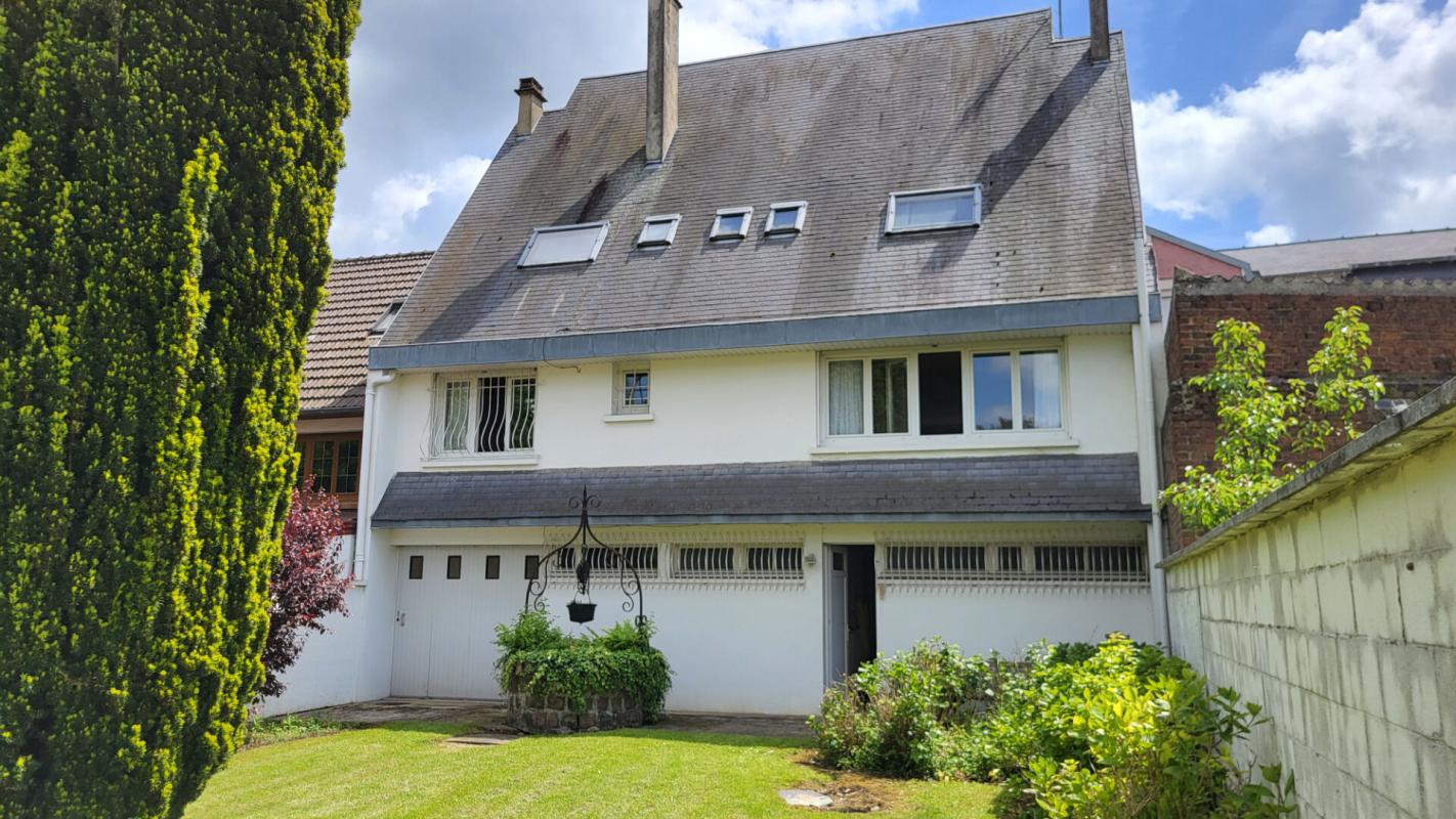 SAINT-QUENTIN PAVILLON D'ARCHITECTE AVEC JARDIN ET 2 DB GARAGES 10
