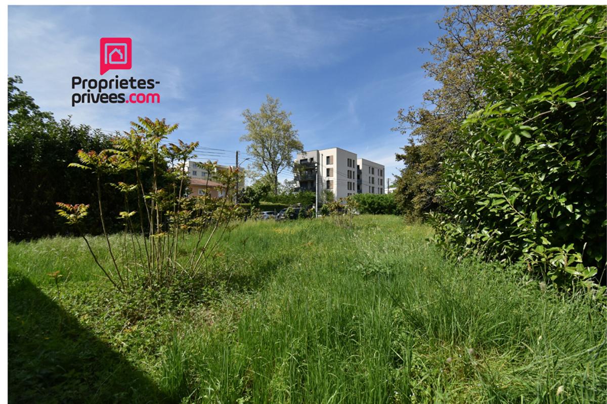 SAINT-PRIEST Terrain constructible de 518 m² dans un quartier résidentiel prisé à Saint-Priest 5