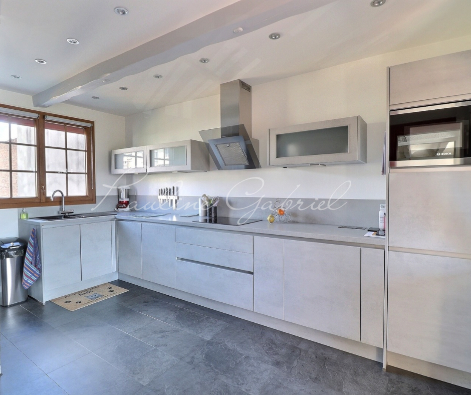 LE HAVRE Appartement Duplex, grand séjour et cuisine indépendante, 3 chambres, garage, buanderie 4