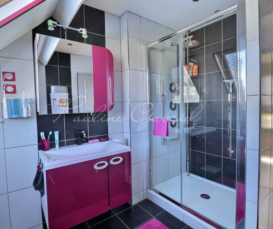 LE HAVRE Appartement Duplex, grand séjour et cuisine indépendante, 3 chambres, garage, buanderie 9