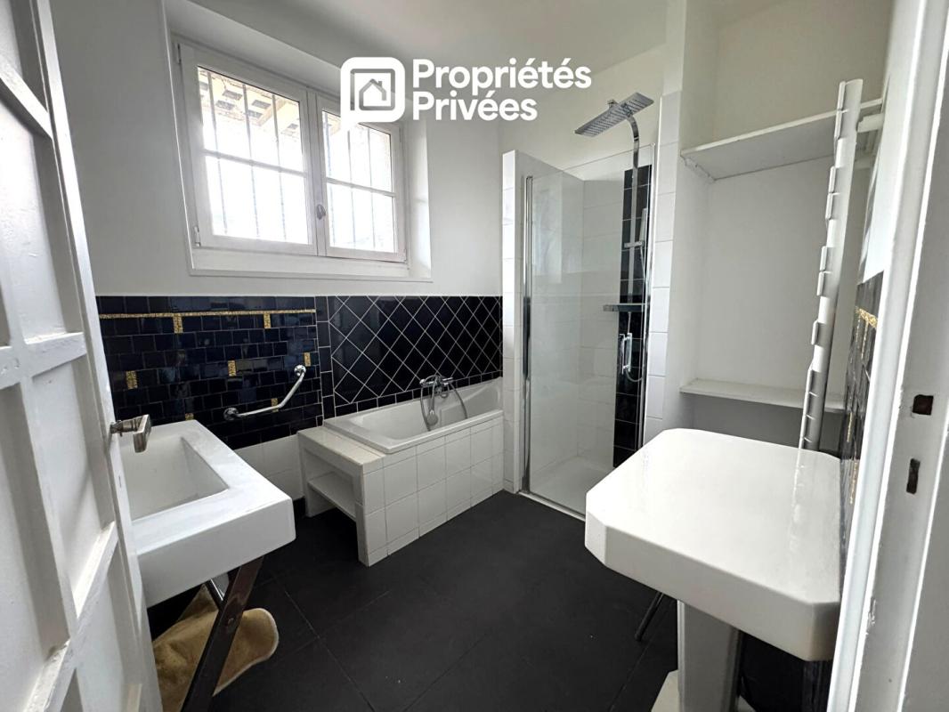 LA GARENNE-COLOMBES Maison de 235 m² - 5 chambres - Souvenir Français 15