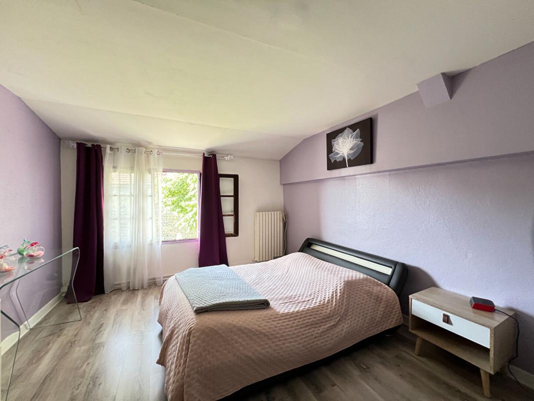 AUBIAT Corps de ferme avec grange et jardin clos ? 165 m² ? Aubiat ? Fort potentiel 11