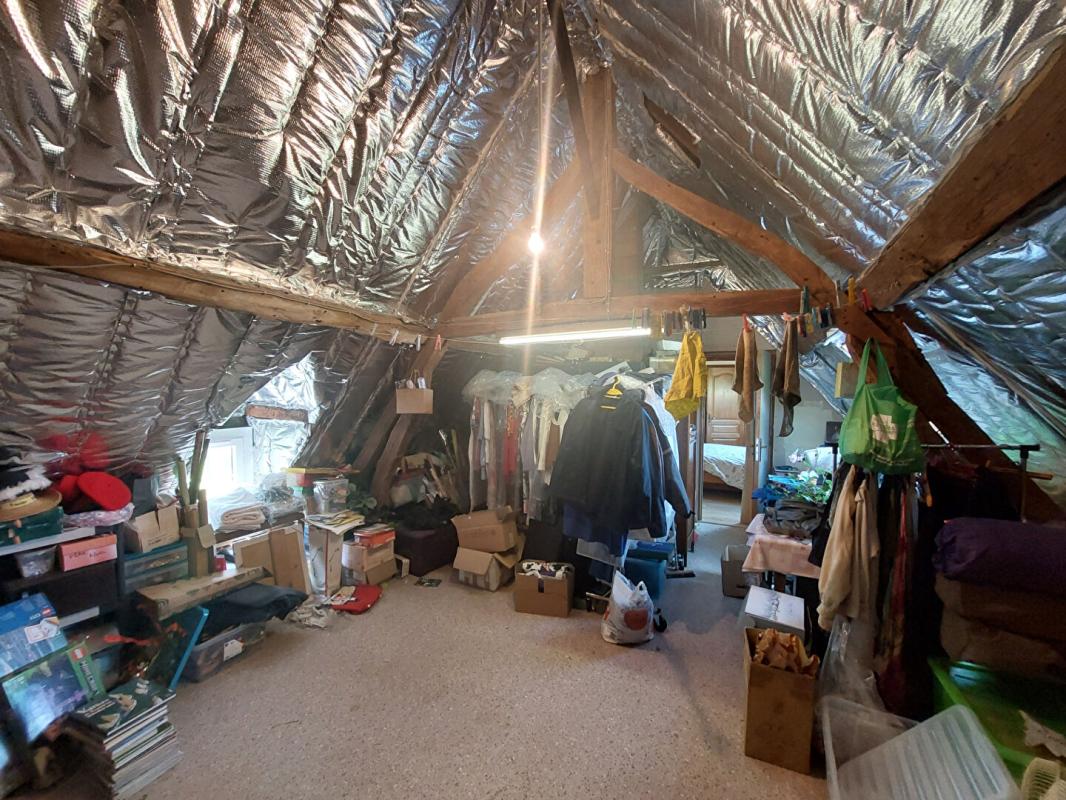 LA FRENAYE Ancien corps de ferme avec dépendances 1.3 Hectare 11