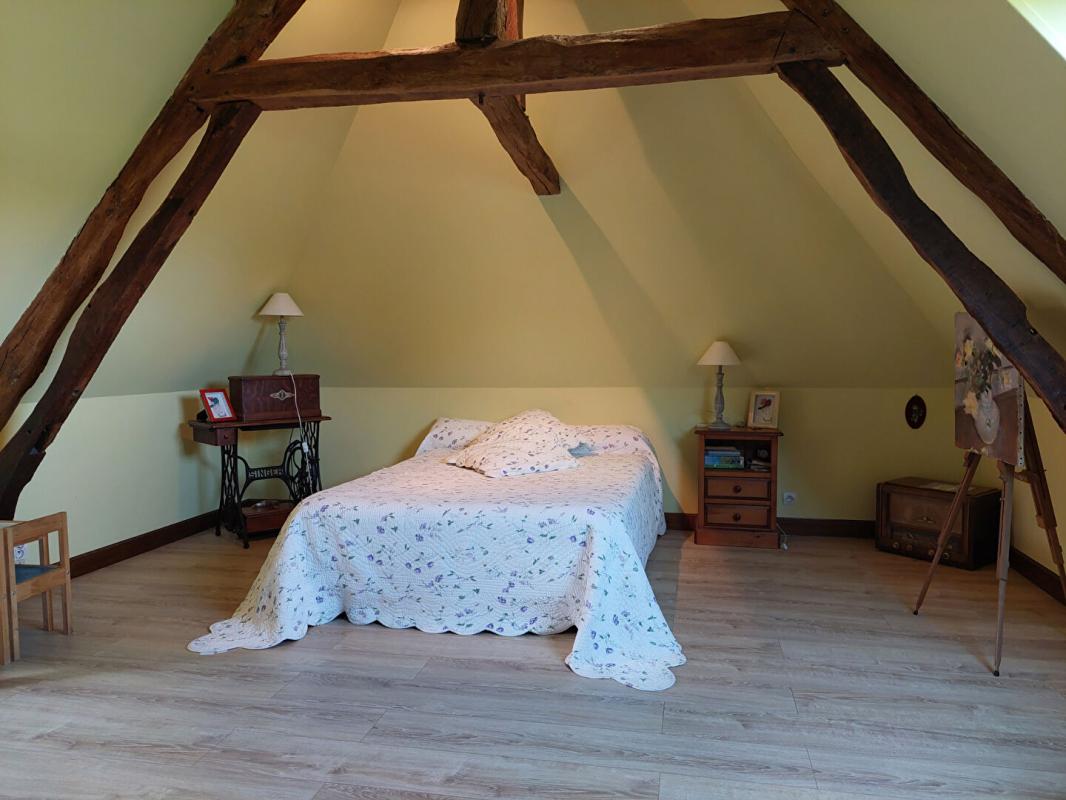 LA FRENAYE Ancien corps de ferme avec dépendances 1.3 Hectare 8