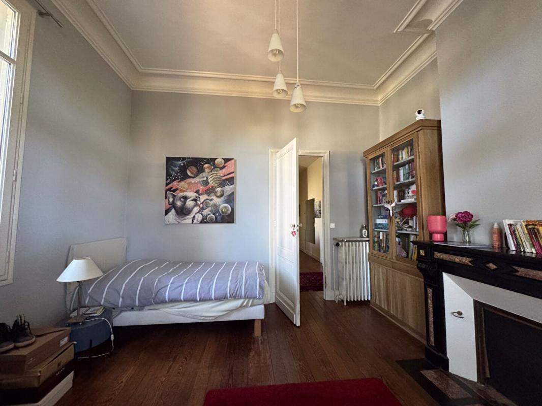 PESSAC PESSAC CENTRE - PROPRIÉTÉ D'EXCEPTION AU CHARME INTEMPOREL ET JARDIN CONFIDENTIEL 4