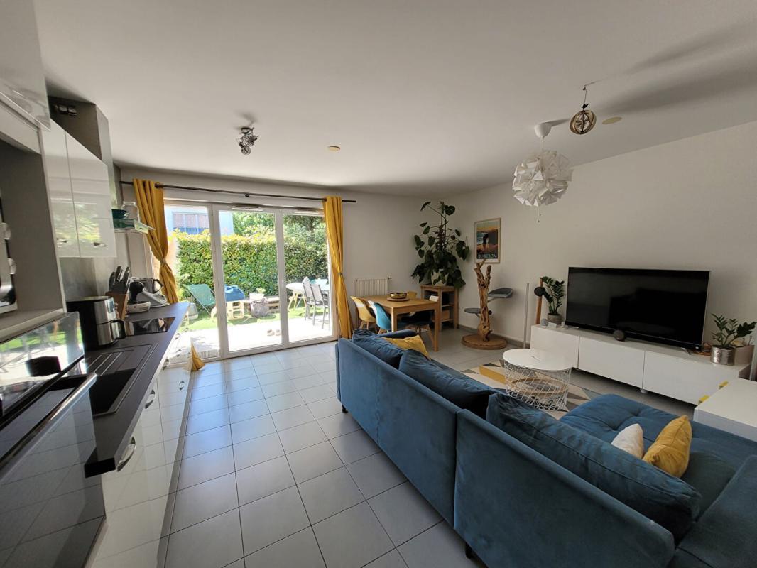 PESSAC Appartement T3 double terrasse dans résidence sécurisée avec place parking 1