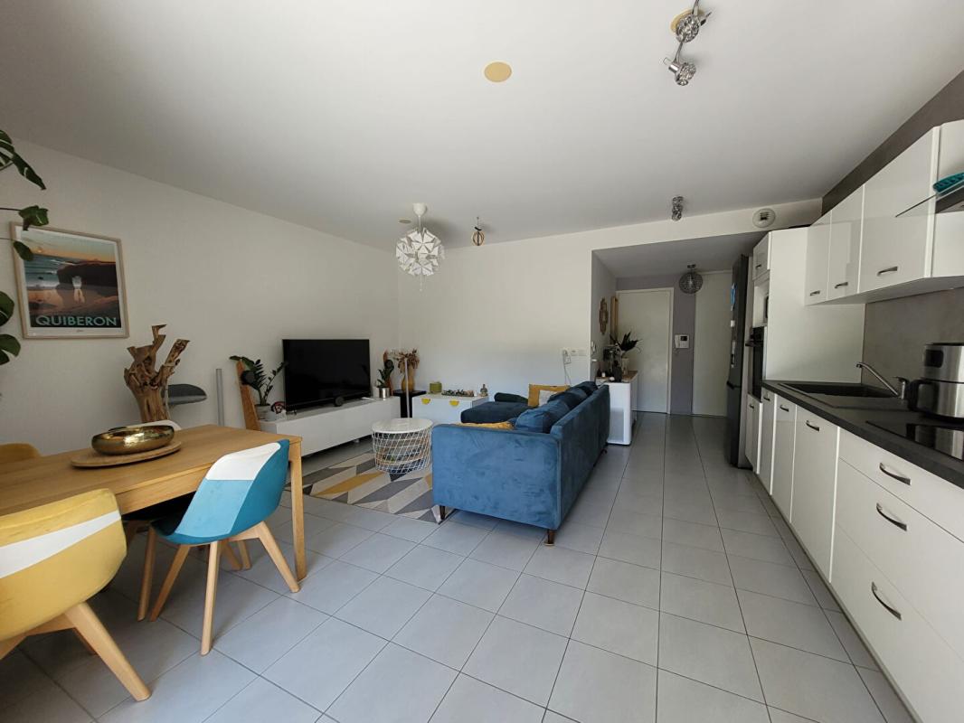 PESSAC Appartement T3 double terrasse dans résidence sécurisée avec place parking 6
