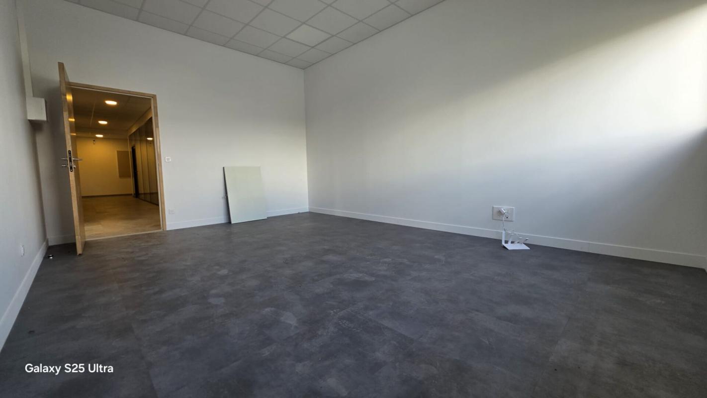 CREIL PARC ALATA- EXCLUSIVITÉ - Centre d'affaires NEUF 9