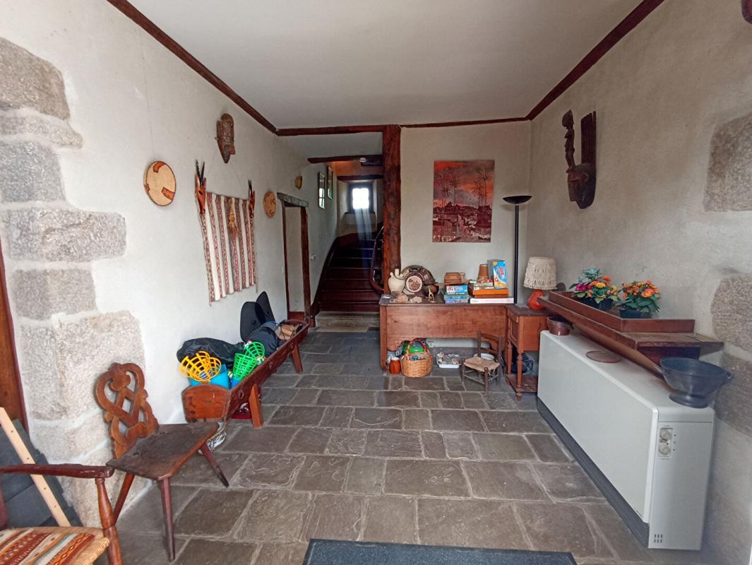 SAINT-NICOLAS-DES-BOIS Maison Saint Nicolas Des Bois 9 pièce(s) 223.50 m2 14