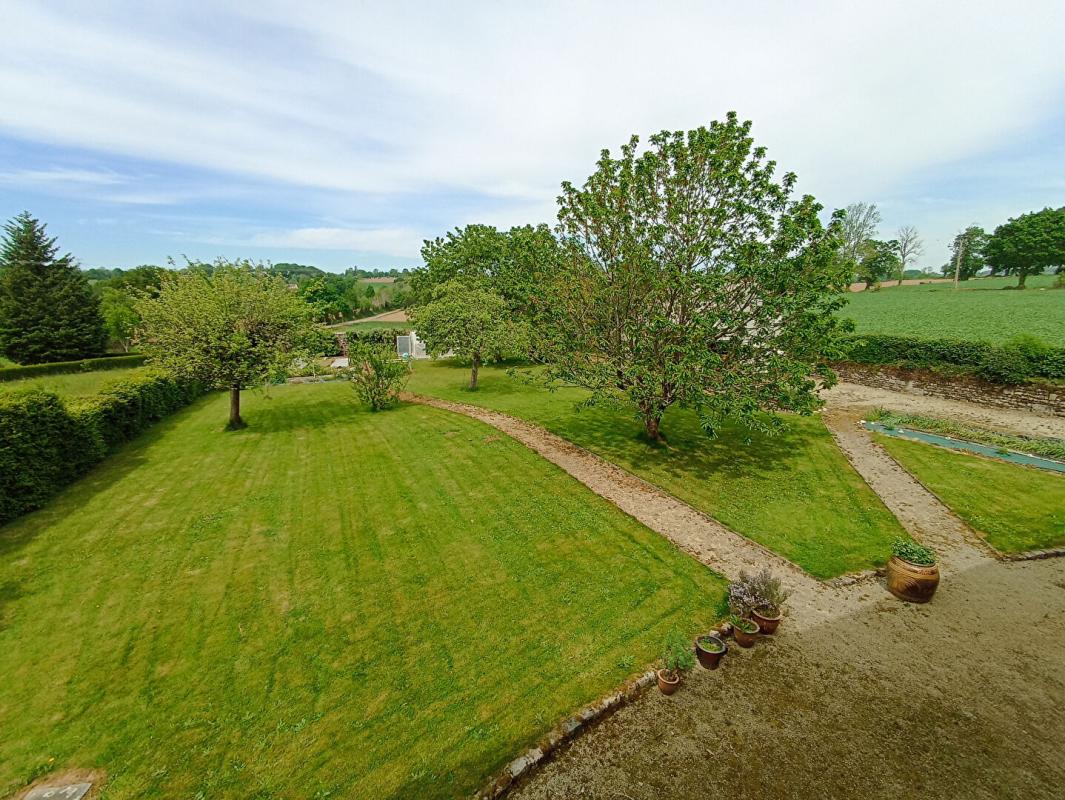 SAINT-NICOLAS-DES-BOIS Maison Saint Nicolas Des Bois 9 pièce(s) 223.50 m2 16