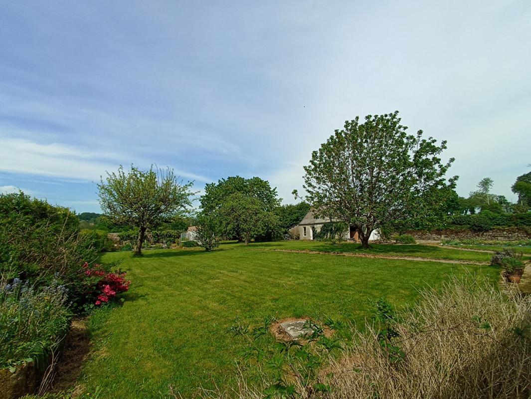 SAINT-NICOLAS-DES-BOIS Maison Saint Nicolas Des Bois 9 pièce(s) 223.50 m2 17
