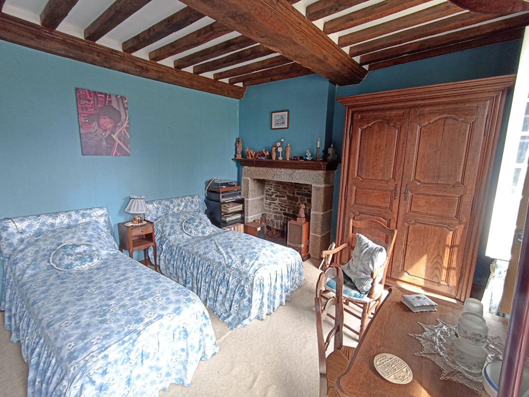 SAINT-NICOLAS-DES-BOIS Maison Saint Nicolas Des Bois 9 pièce(s) 223.50 m2 5
