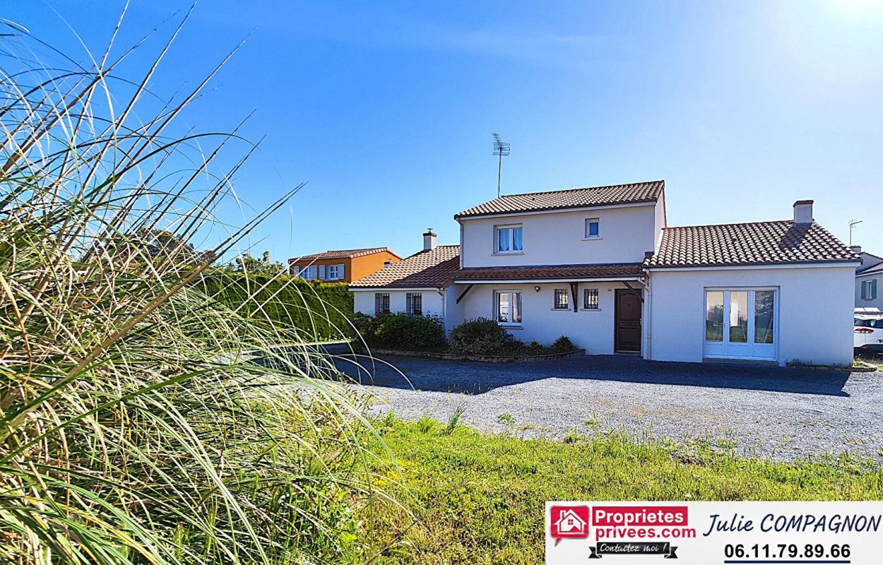 LE MARILLAIS Maison familiale de 145 m² env. avec 4 chambres, garage et grand jardin 16