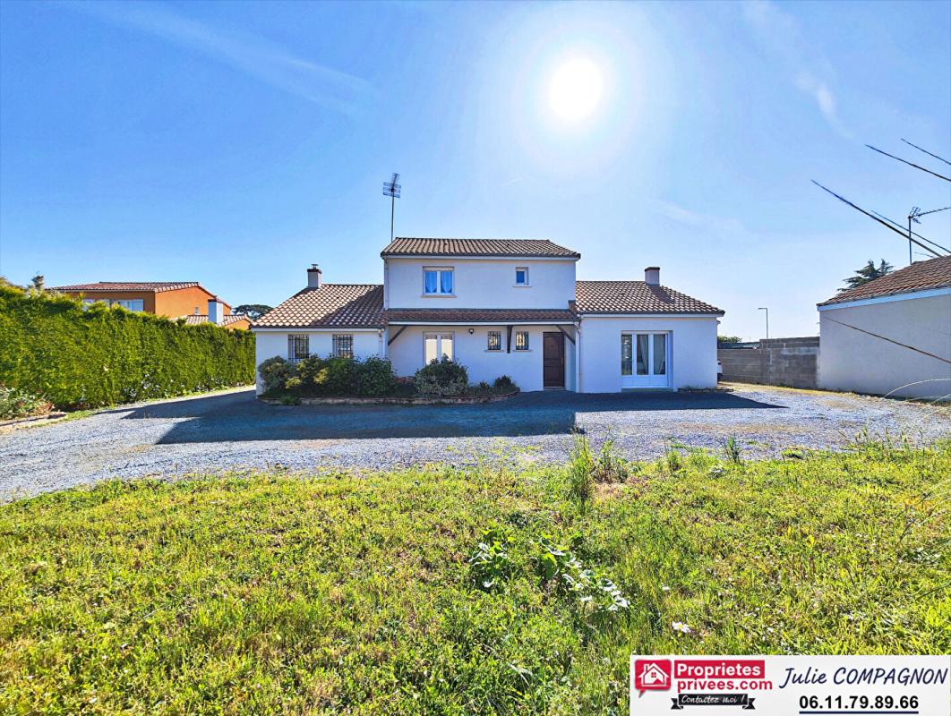 LE MARILLAIS Maison familiale de 145 m² env. avec 4 chambres, garage et grand jardin 18