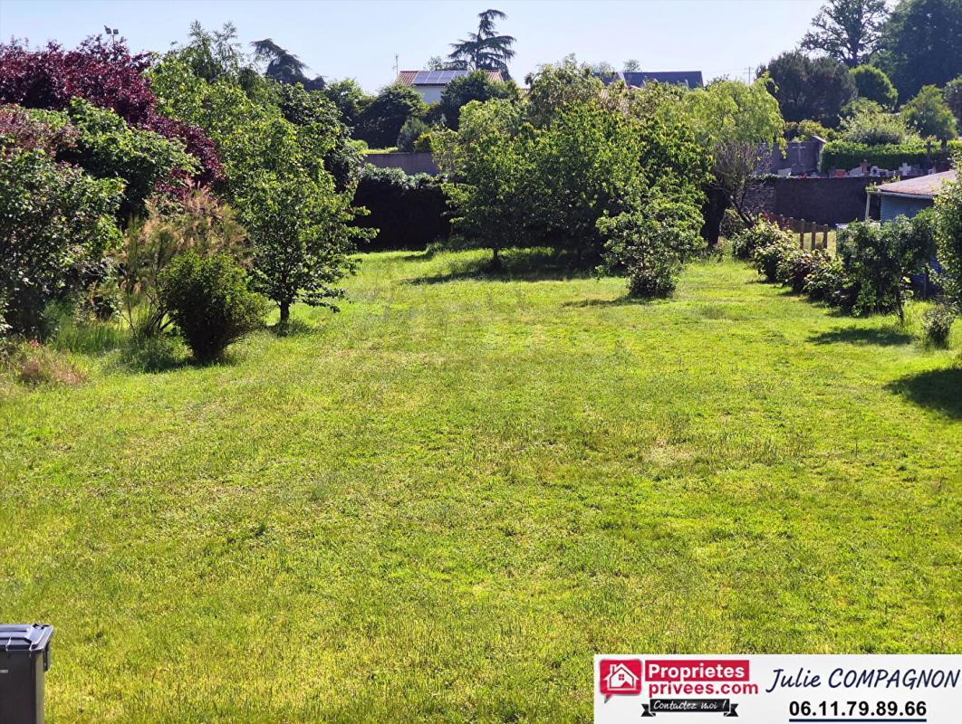 LE MARILLAIS Maison familiale de 145 m² env. avec 4 chambres, garage et grand jardin 3