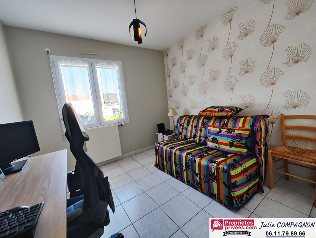 LE MARILLAIS Maison familiale de 145 m² env. avec 4 chambres, garage et grand jardin 9