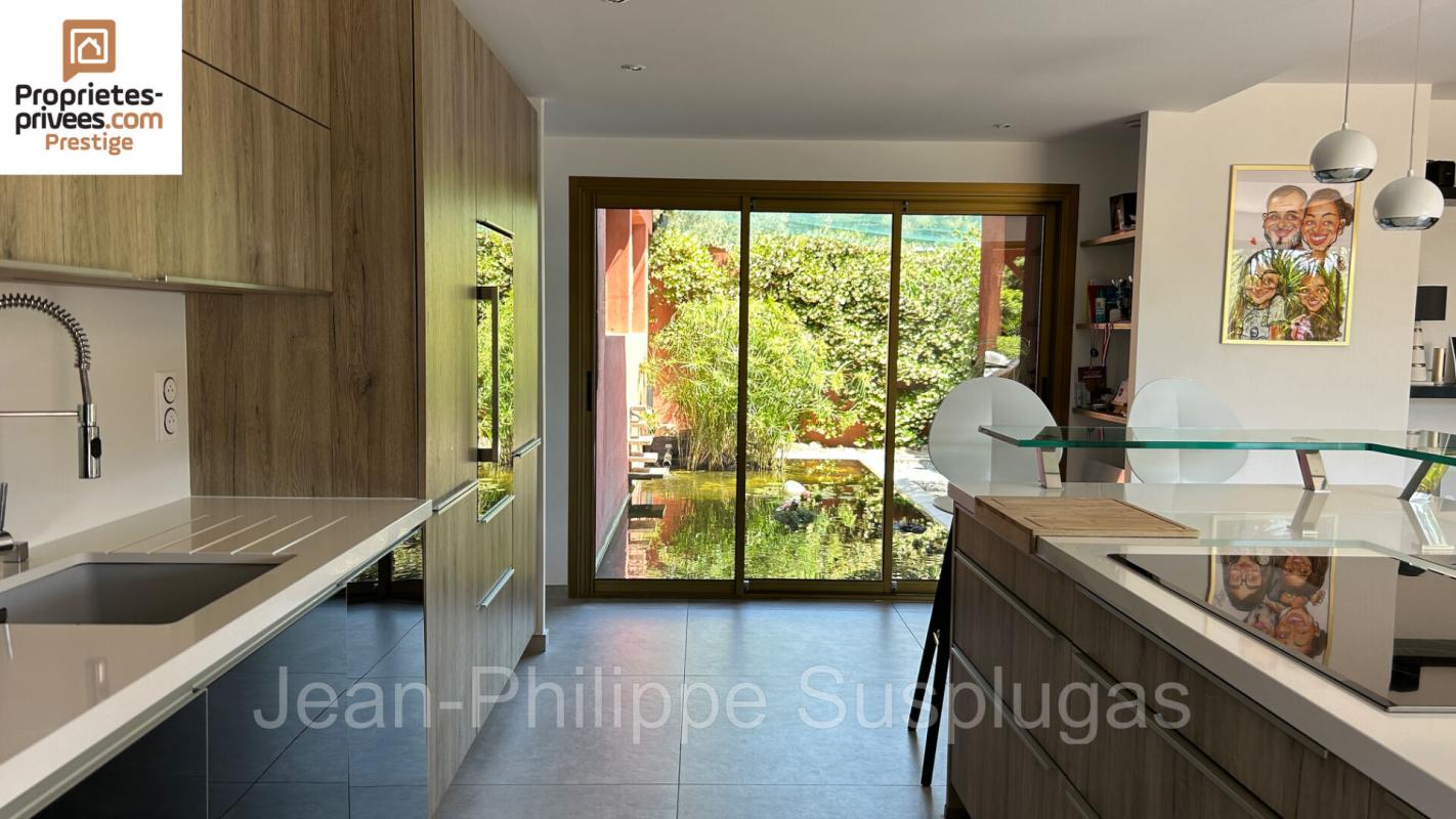 SANARY-SUR-MER Villa Sanary Sur Mer 8 pièce(s) 235 m2 10