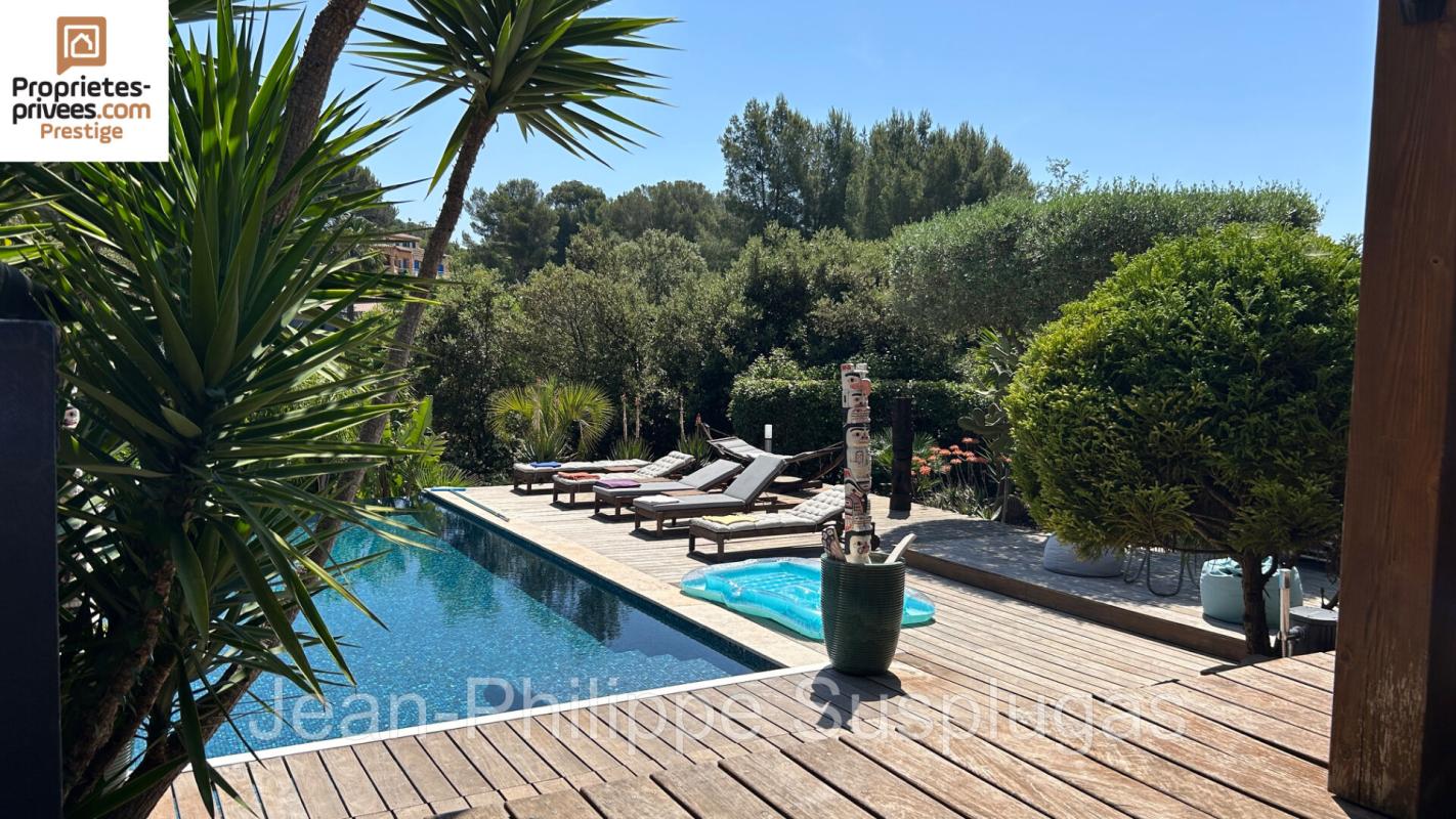 SANARY-SUR-MER Villa Sanary Sur Mer 8 pièce(s) 235 m2 2