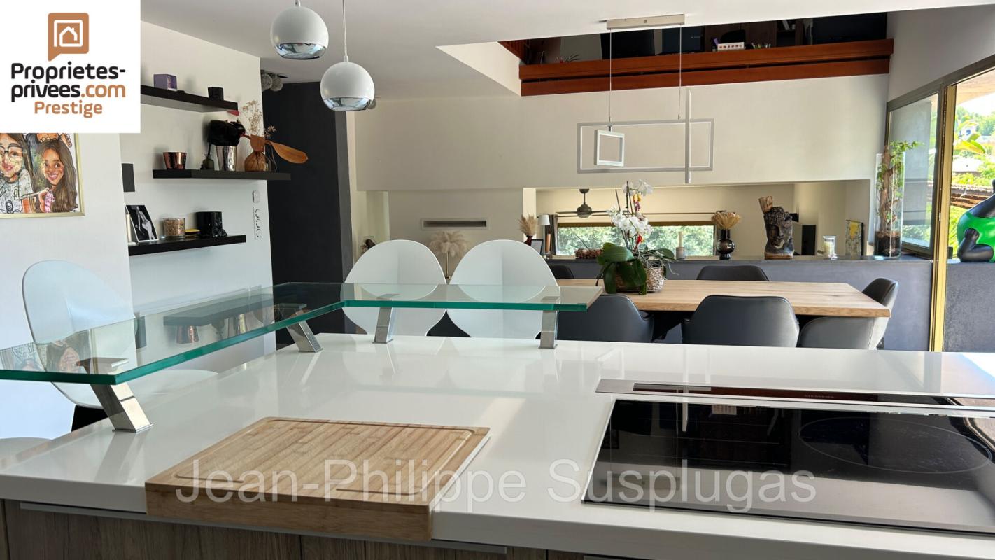 SANARY-SUR-MER Villa Sanary Sur Mer 8 pièce(s) 235 m2 9