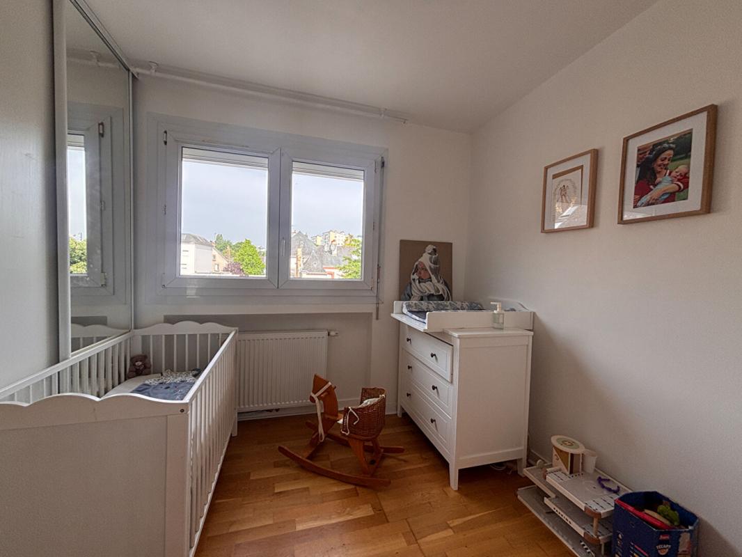 VANNES Vannes centre ville : Appartement 3 chambres + stationnement 10