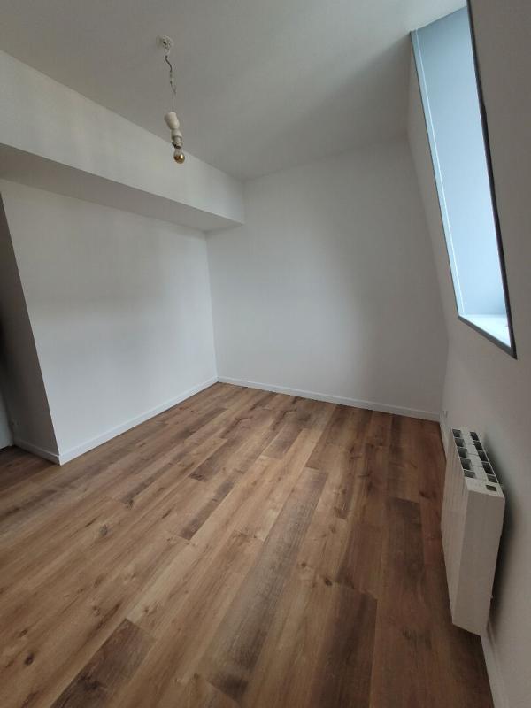 LILLE Rue nationale à Lille T4 en duplex 7