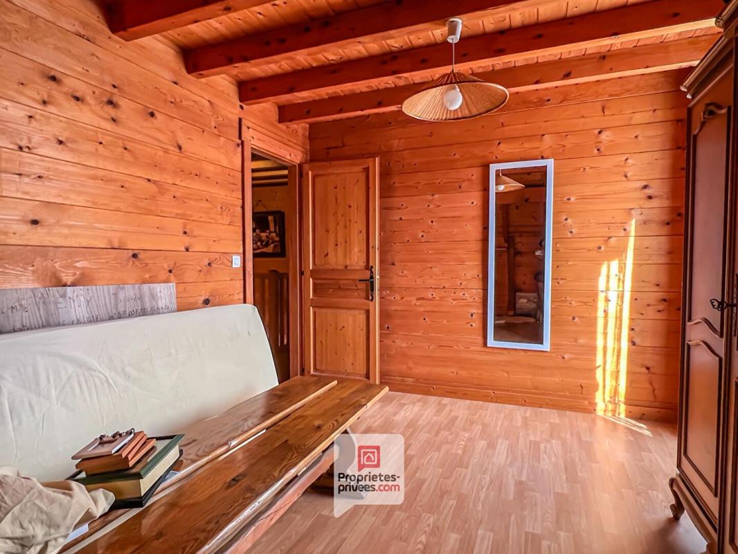 SAINT-HILAIRE Plateau des Petites Roches (38660) - Chalet T6 en madriers + studio + carport + jardin 14