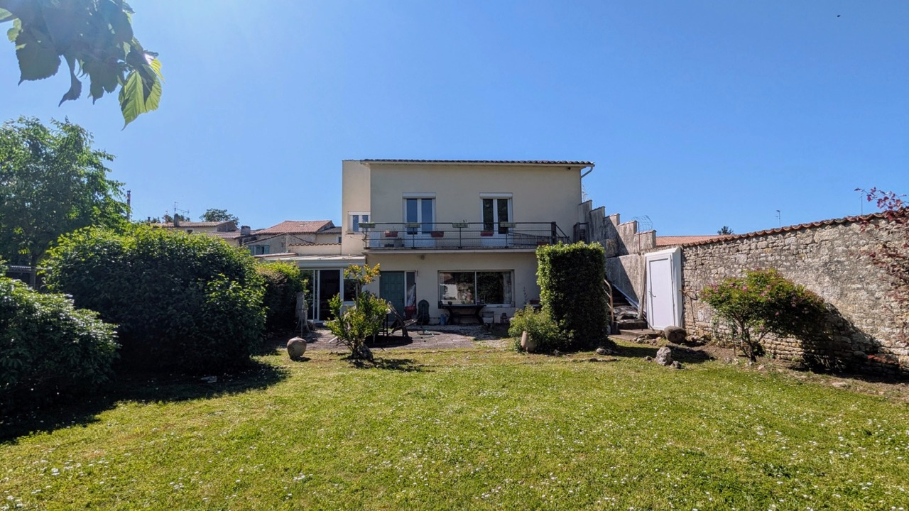 SAINT-MAIXENT-L'ECOLE Maison Saint Maixent L Ecole 4 pièce(s) 116 m2 10