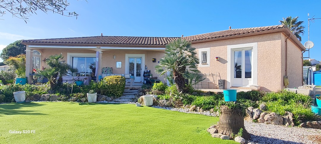 SAINT-GENIES-DE-FONTEDIT Splendide villa de 140m² avec double garages/piscine/ vue dégagée sur 1161m² de terrain 2