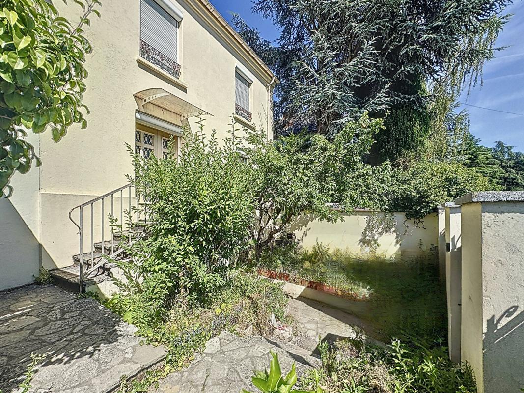 CHAMPLAN Maison familiale 6 chambres ? Volumes exceptionnels, DPE C et garage XXL de 40 m2 14