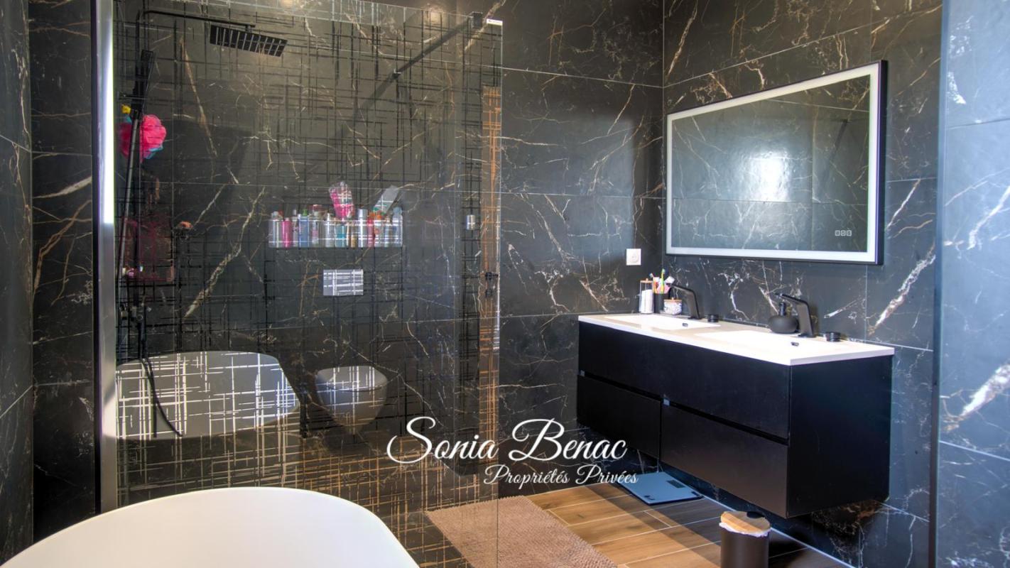CARBONNE VILLA COMTEMPORAINE DE PLAIN PIED - T5 - PISCINE - POOL HOUSE - DOUBLE GARAGE - CARBONNE 14