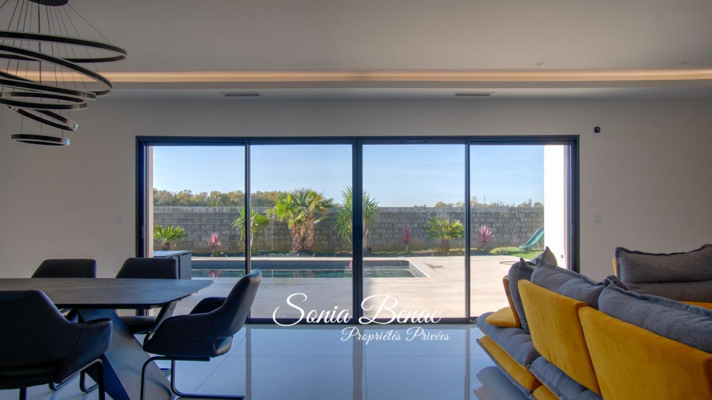 CARBONNE VILLA COMTEMPORAINE DE PLAIN PIED - T5 - PISCINE - POOL HOUSE - DOUBLE GARAGE - CARBONNE 8