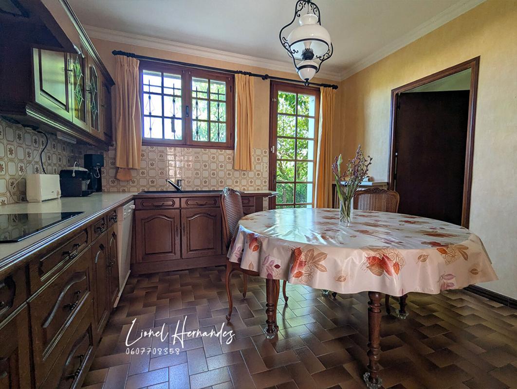 SAINT-PRIVAT-DES-VIEUX Maison de caractère de plain-pied - 130 m² - Terrain plat de 2411 m² - Saint-Privat-des-Vieux (Mazac) 13