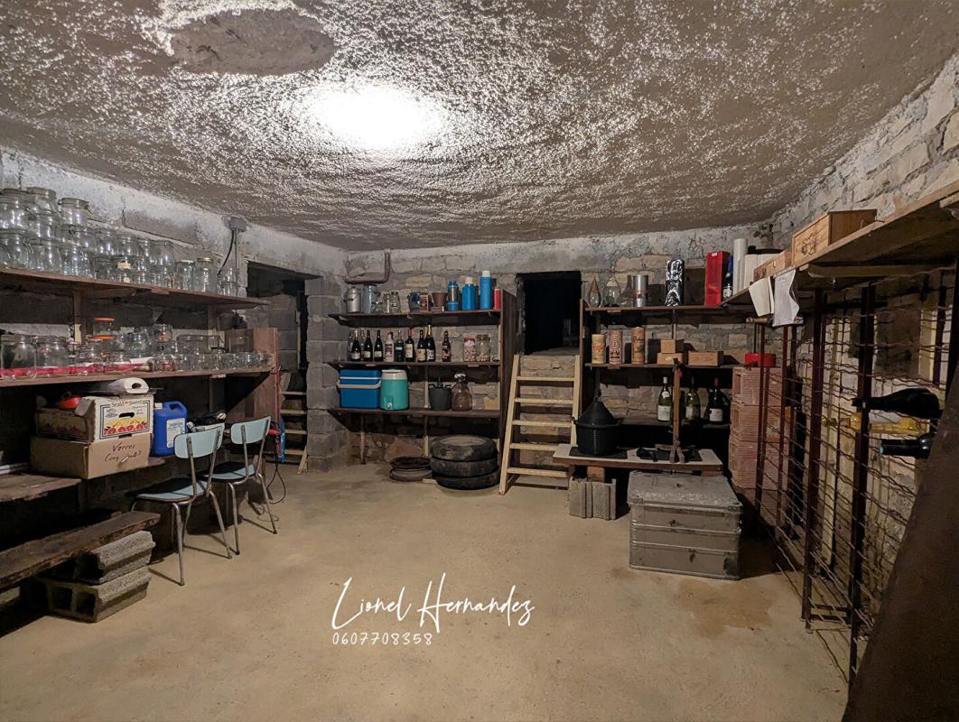 SAINT-PRIVAT-DES-VIEUX Maison de caractère de plain-pied - 130 m² - Terrain plat de 2411 m² - Saint-Privat-des-Vieux (Mazac) 17