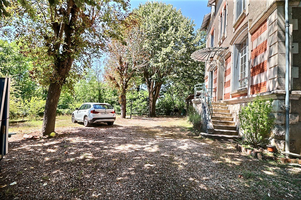 CHANCELADE Maison cossue Chancelade 9 pièce(s) 250 m2/ profession libérale possible 2