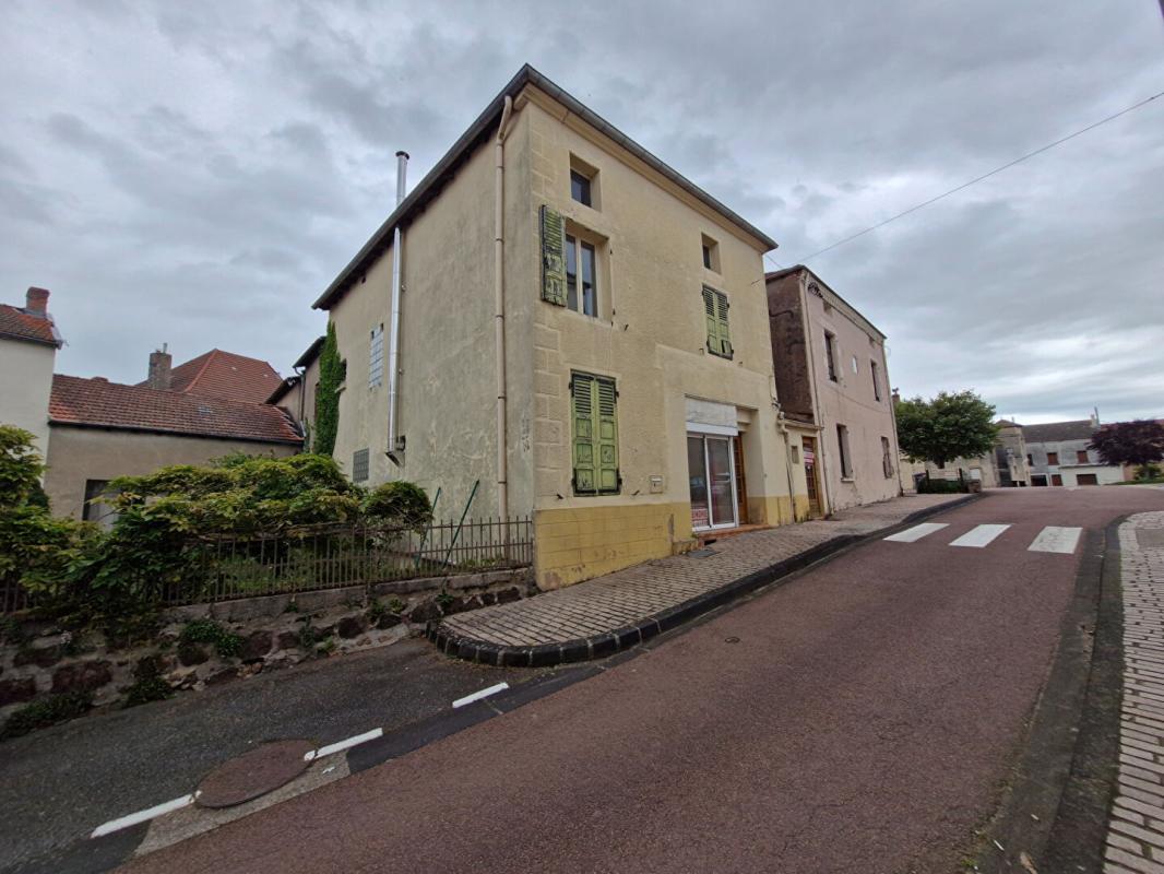 SAINT-MARTIN-D'ESTREAUX Saint Martin D'ESTREAUX - MAISON DE VILLAGE 1