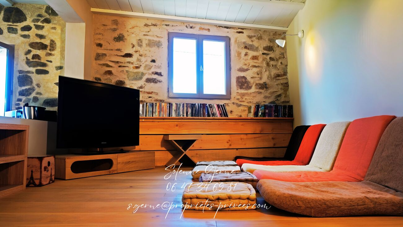 ROQUEBRUN Maison Roquebrun 7 pièce(s) 213 m2 7