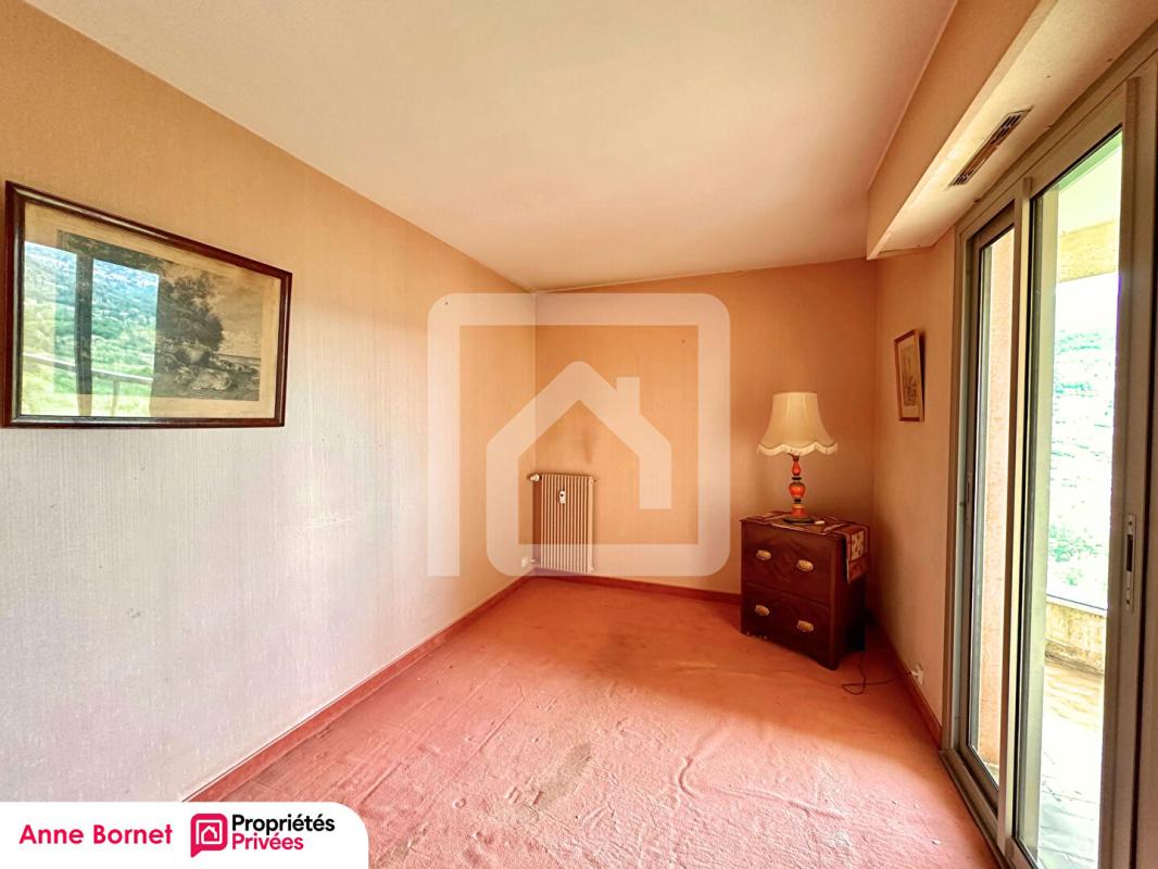 GRASSE Appartement 4 pièces 106 m2, terrasse, balcon, garage fermé, cave 11