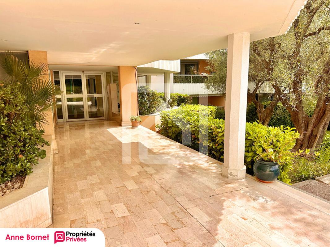 GRASSE Appartement 4 pièces 106 m2, terrasse, balcon, garage fermé, cave 16