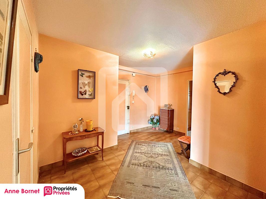 GRASSE Appartement 4 pièces 106 m2, terrasse, balcon, garage fermé, cave 6