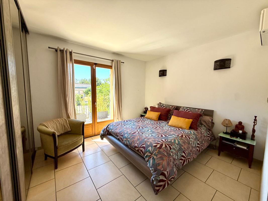 ISTRES Villa secteur du Deven avec piscine et double garage 12