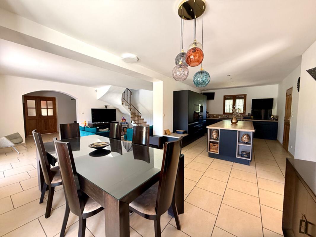 ISTRES Villa secteur du Deven avec piscine et double garage 6