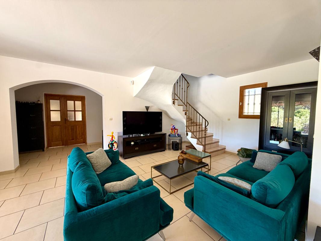 ISTRES Villa secteur du Deven avec piscine et double garage 7