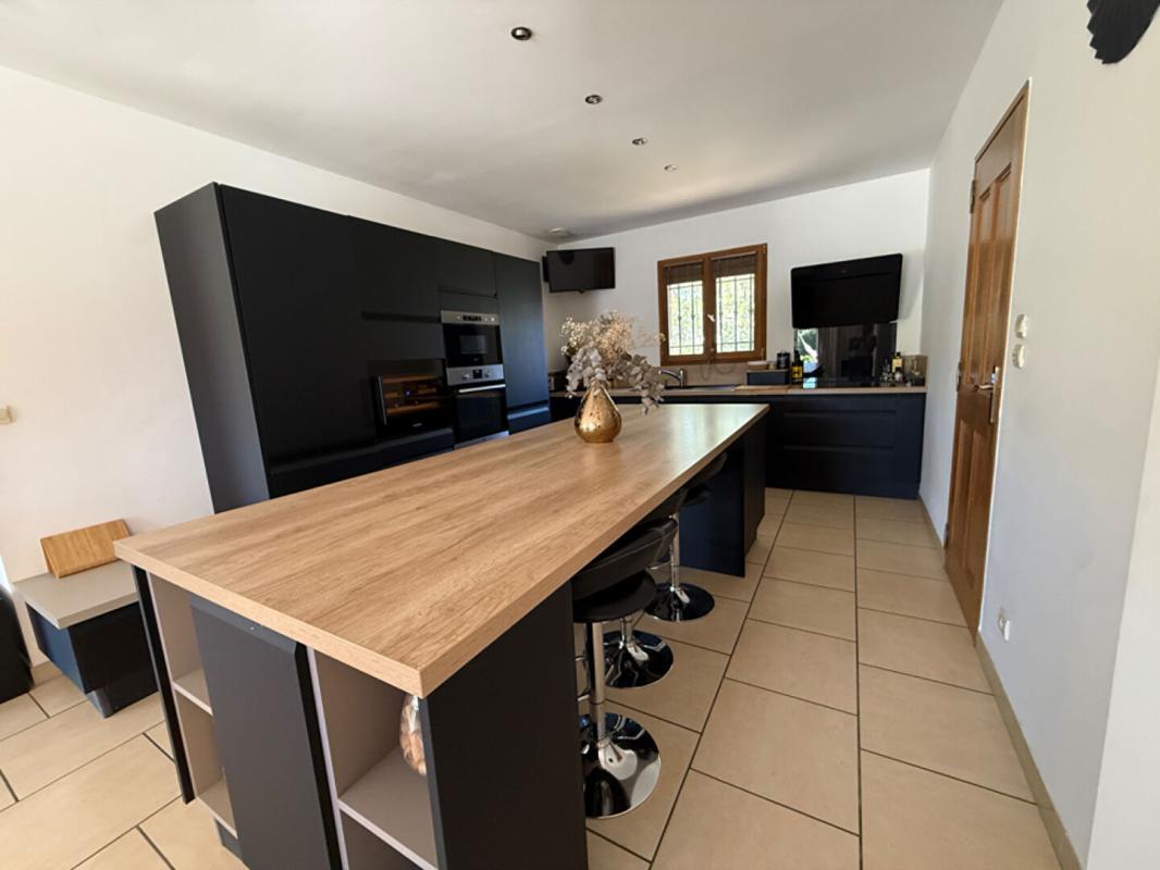 ISTRES Villa secteur du Deven avec piscine et double garage 9