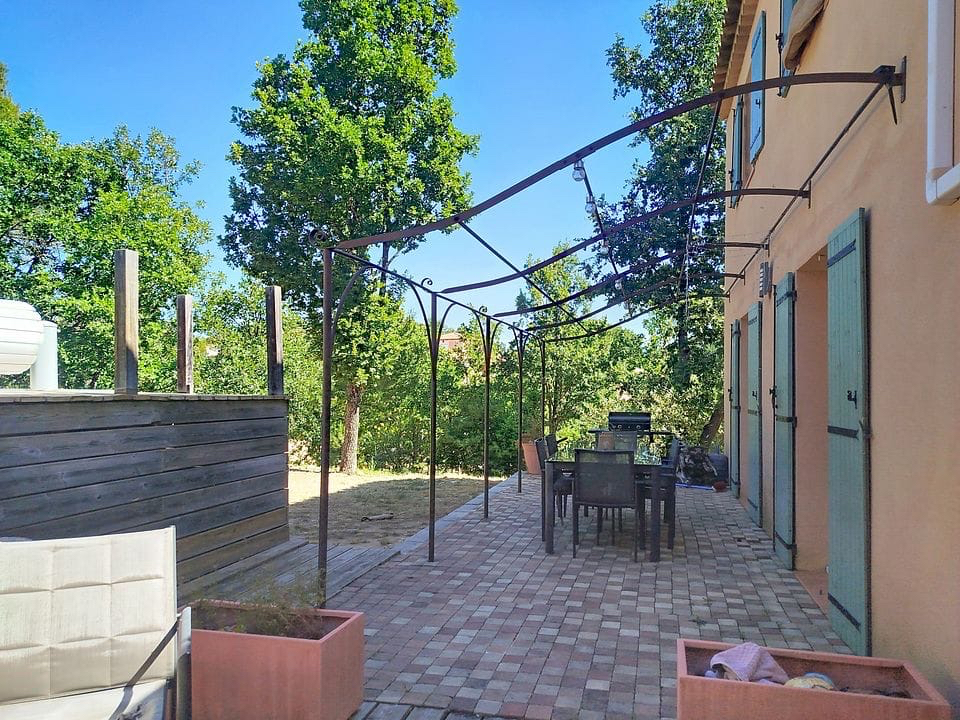 SAINT-MAXIMIN-LA-SAINTE-BAUME Maison Saint Maximin La Sainte Baume 7 pièce(s) 145 m2 11