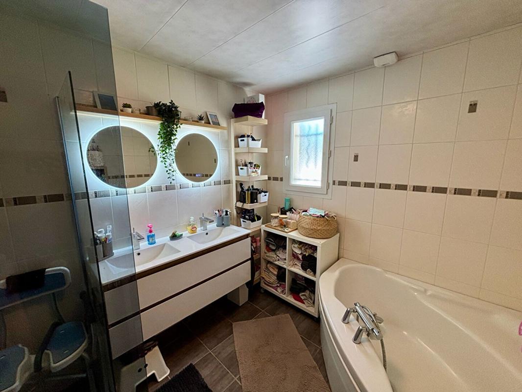 LA CHARITE-SUR-LOIRE Maison familiale de 184 m² avec piscine ? 5 chambres - cadre privilégié à La Charité-sur-Loire 6