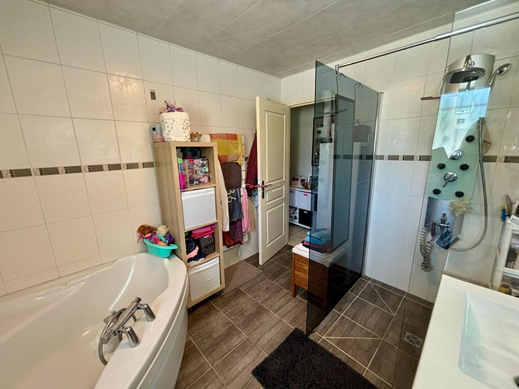 LA CHARITE-SUR-LOIRE Maison familiale de 184 m² avec piscine ? 5 chambres - cadre privilégié à La Charité-sur-Loire 7
