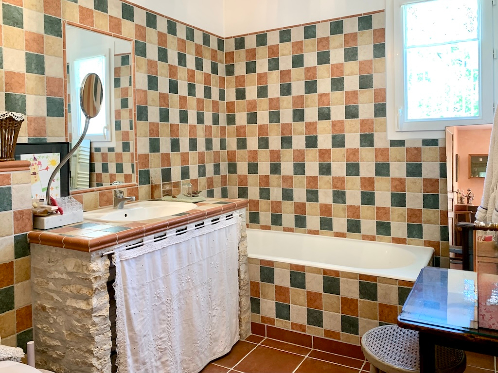 TRESPOUX-RASSIELS Maison plain-pied avec piscine, dépendance et double garage à proximité directe de Cahors 10